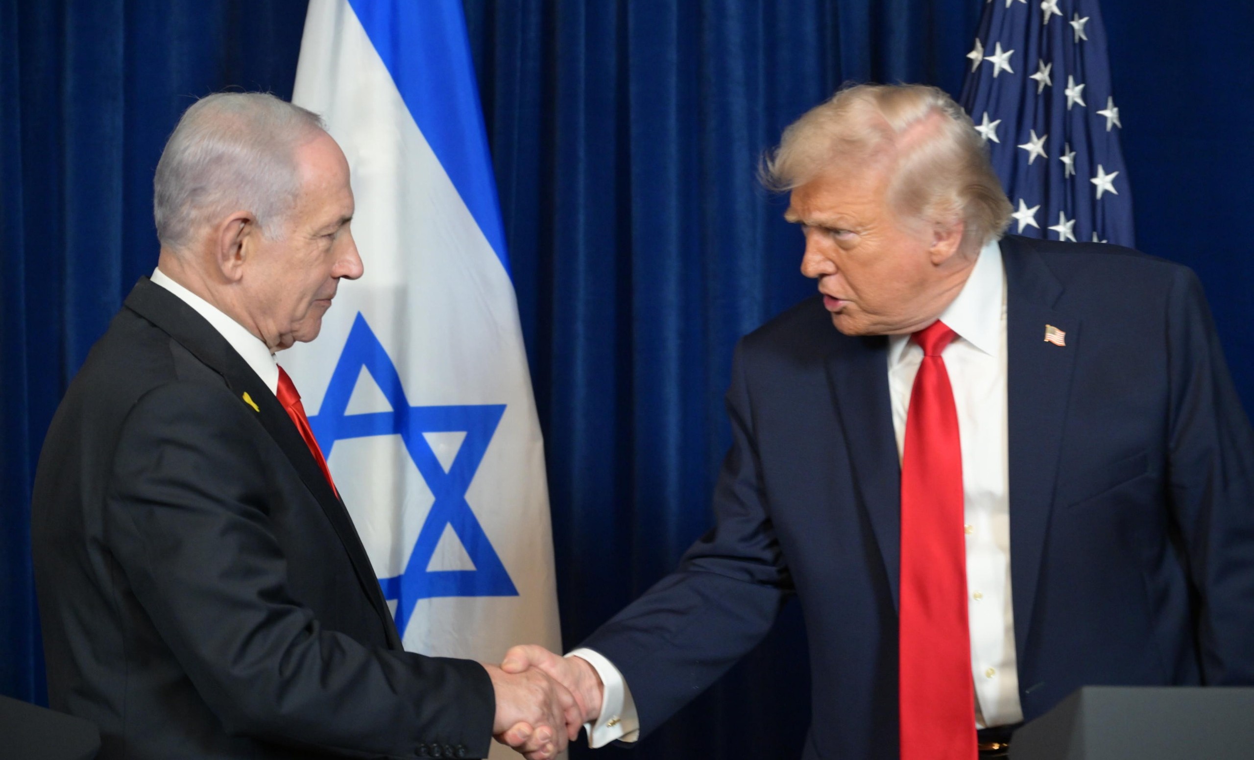 Donald Trump și-a exprimat susținerea pentru premierul Benjamin Netanyahu, la mai puțin de zece zile înainte de alegerile parlamentare din Israel (27 octombrie). Nu este clar ce impact va avea acest sprijin, având în vedere că mulți israelieni și-au exprimat dezamăgirea față de președintele american și de rezultatul războiului cu Iranul. - Biziday