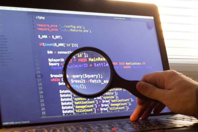 Alertă de securitate cibernetică la nivel global, după descoperirea unor vulnerabilități în PHP, un limbaj de programare folosit în dezvoltarea aplicațiilor web. Mai multe site-uri guvernamentale au fost scoase temporar din funcțiune. Problema a fost descoperită în luna august, cu ajutorul AI, însă abia recent a fost dezvăluită. - Biziday
